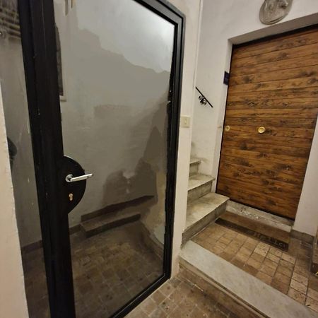 The Love Basement Apartment Roma Exterior foto